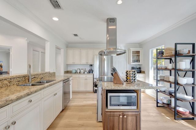 11839 PEBBLEWOOD Drive, Wellington, FL 33414