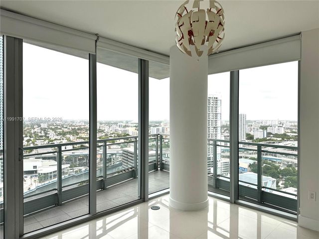 92 SW 3rd St 2905, Miami, FL 33130