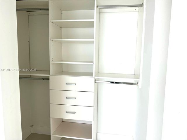 92 SW 3rd St 2905, Miami, FL 33130