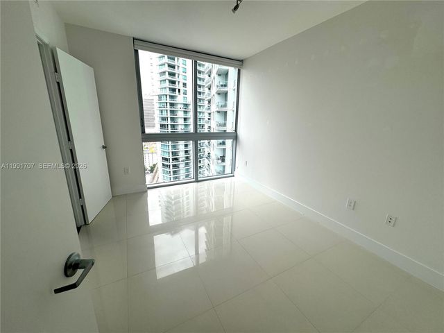 92 SW 3rd St 2905, Miami, FL 33130