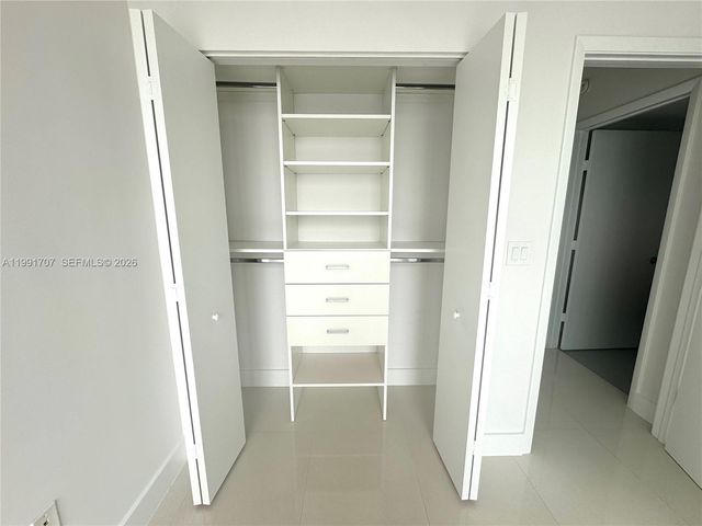 92 SW 3rd St 2905, Miami, FL 33130