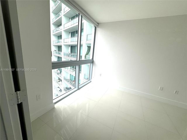 92 SW 3rd St 2905, Miami, FL 33130
