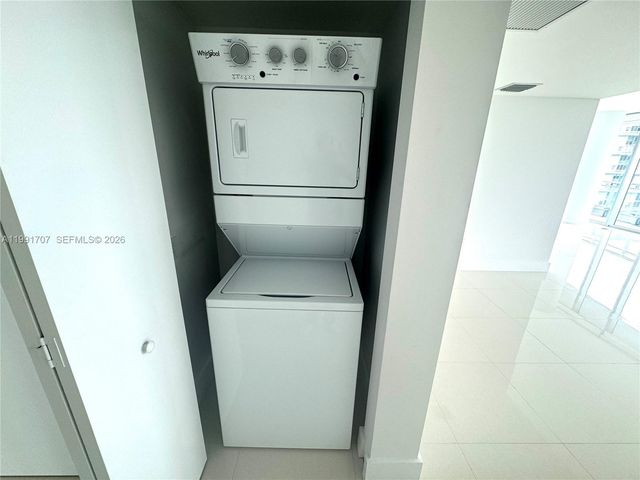 92 SW 3rd St 2905, Miami, FL 33130