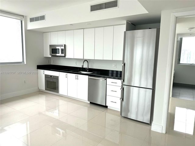 92 SW 3rd St 2905, Miami, FL 33130