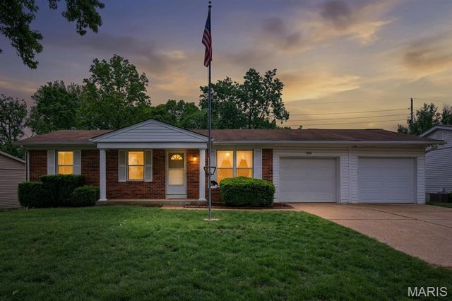 1418 Twin Trails Drive, Fenton, MO 63026