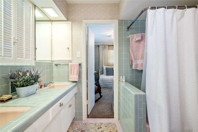 807 Clearwater Drive, Richardson, TX 75080