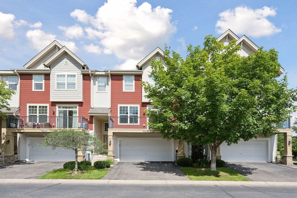 11765 Emery Village Drive N, Champlin, MN 55316