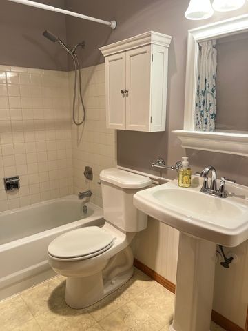 1106 Wildberry Court B1, Wheeling, IL 60090