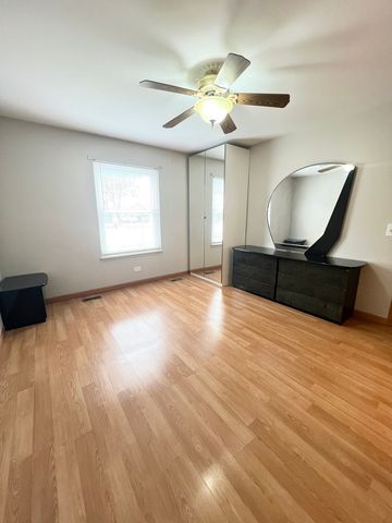 1106 Wildberry Court B1, Wheeling, IL 60090