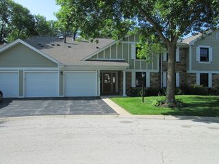 1106 Wildberry Court B1, Wheeling, IL 60090