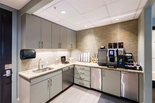 330 Las Colinas Boulevard E 232, Irving, TX 75039
