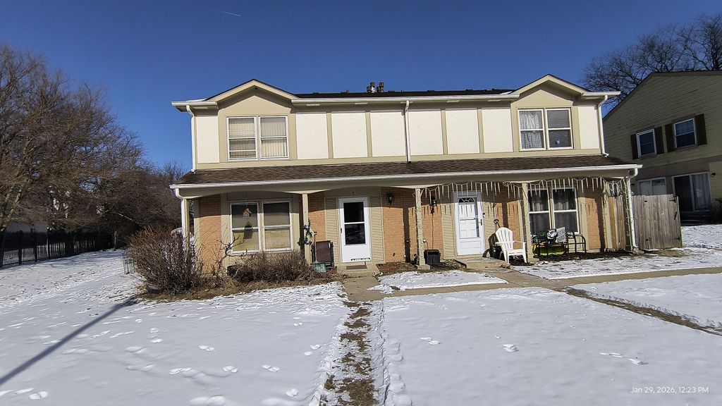 9 FERNWOOD Drive Q, Bolingbrook, IL 60440