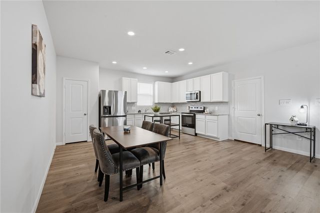 961 Harper Lane, Bryan, TX 77803
