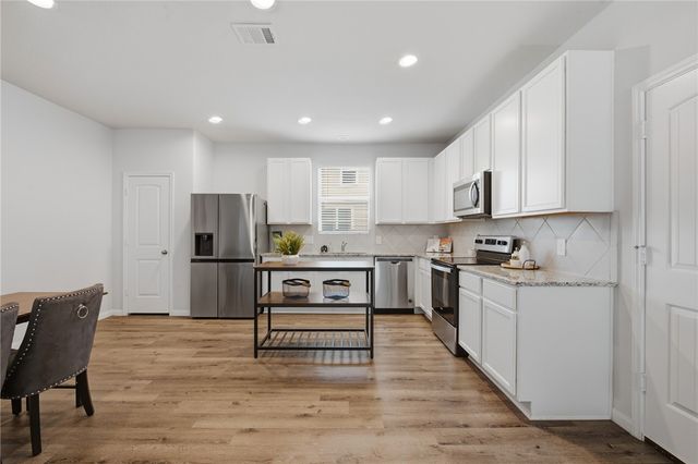 961 Harper Lane, Bryan, TX 77803