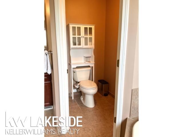 50441 Aldwych Street, Macomb Twp, MI 48044