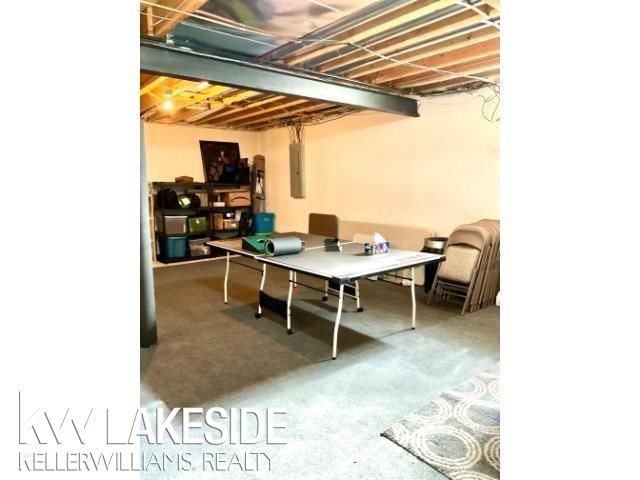 50441 Aldwych Street, Macomb Twp, MI 48044