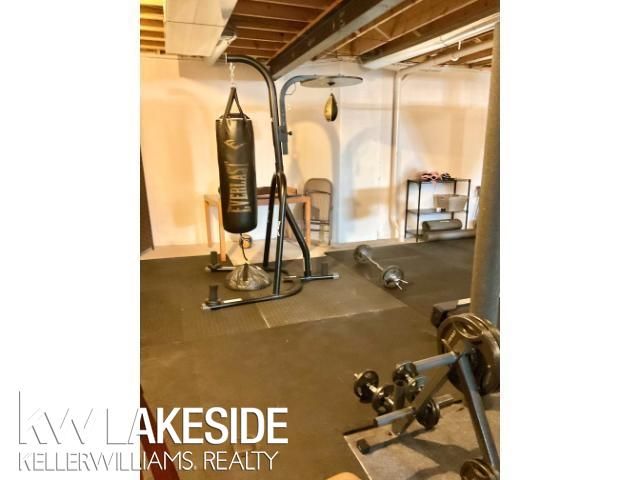 50441 Aldwych Street, Macomb Twp, MI 48044