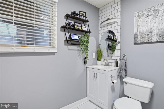 65 S HUMMINGBIRD ST, Keyser, WV 26726