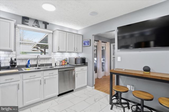 65 S HUMMINGBIRD ST, Keyser, WV 26726