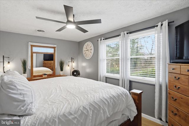 65 S HUMMINGBIRD ST, Keyser, WV 26726