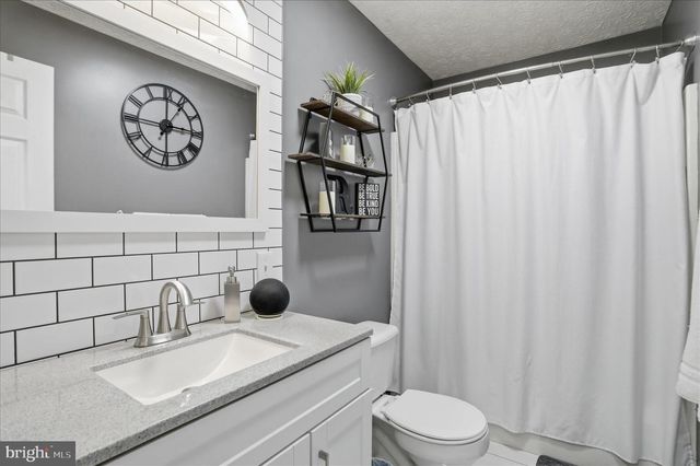 65 S HUMMINGBIRD ST, Keyser, WV 26726