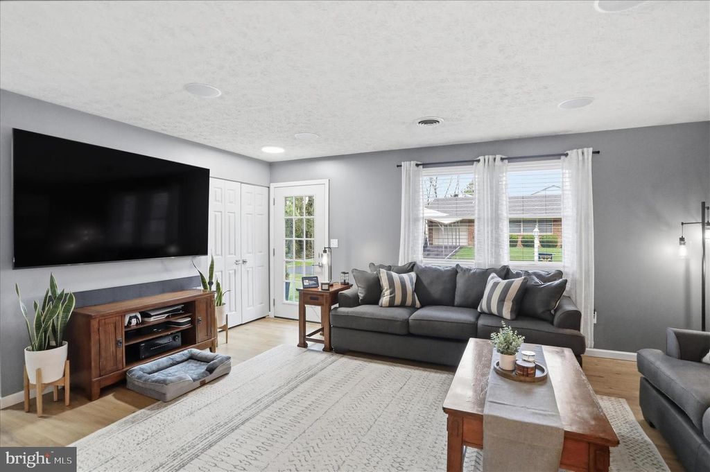 Image 10 of property listing at 65 S HUMMINGBIRD ST, Keyser, WV 26726