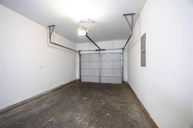 1989 Longmire Villas Court, Conroe, TX 77304