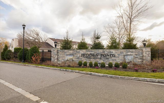 86 Hidden Ponds Circle, Smithtown, NY 11787