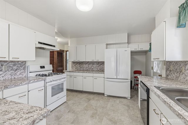2246 Cascade Way, Longview, WA 98632