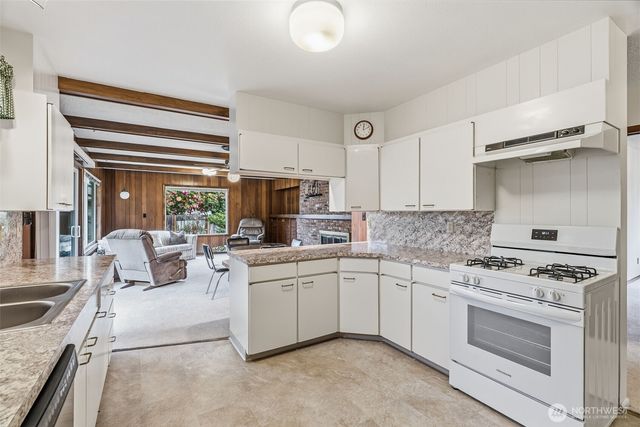 2246 Cascade Way, Longview, WA 98632