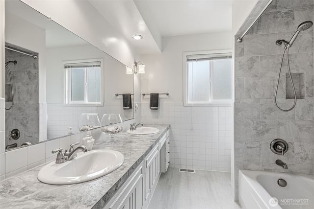 2246 Cascade Way, Longview, WA 98632