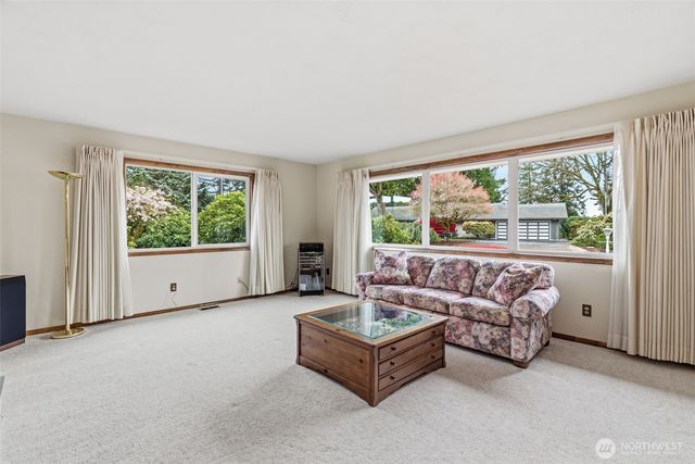 2246 Cascade Way, Longview, WA 98632
