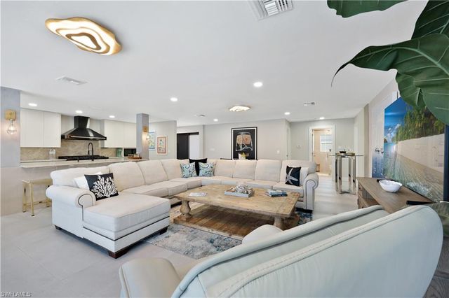 380 Rookery CT, Marco Island, FL 34145