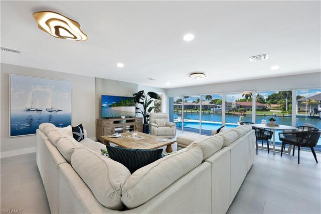 380 Rookery CT, Marco Island, FL 34145