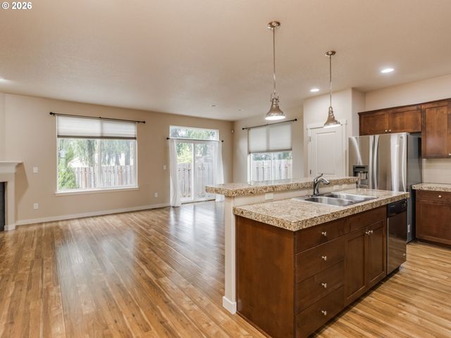 1933 WILLAMINA Ave, Forest Grove, OR 97116