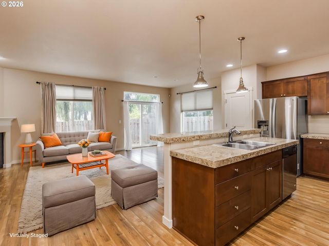 1933 WILLAMINA Ave, Forest Grove, OR 97116