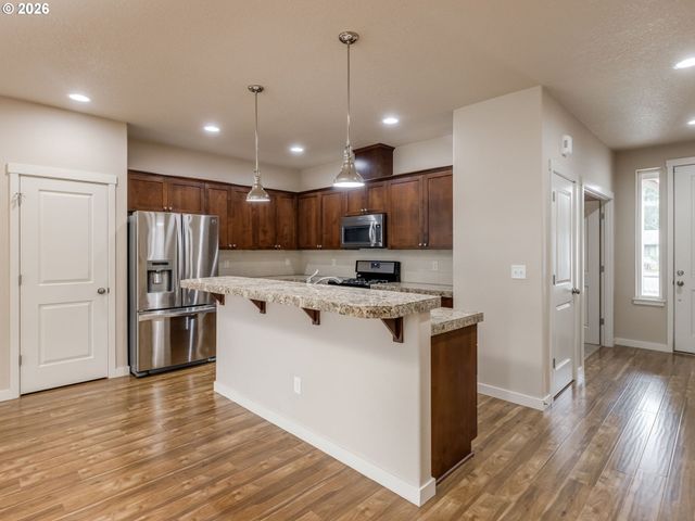 1933 WILLAMINA Ave, Forest Grove, OR 97116