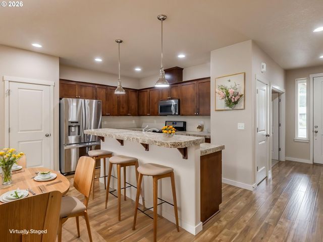 1933 WILLAMINA Ave, Forest Grove, OR 97116