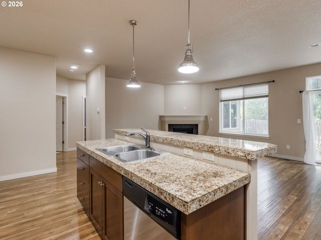 1933 WILLAMINA Ave, Forest Grove, OR 97116