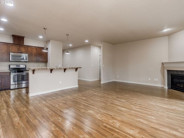 1933 WILLAMINA Ave, Forest Grove, OR 97116