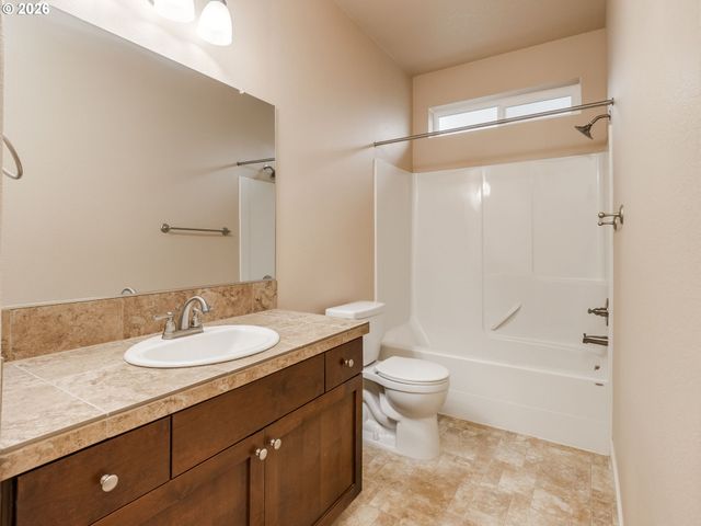 1933 WILLAMINA Ave, Forest Grove, OR 97116