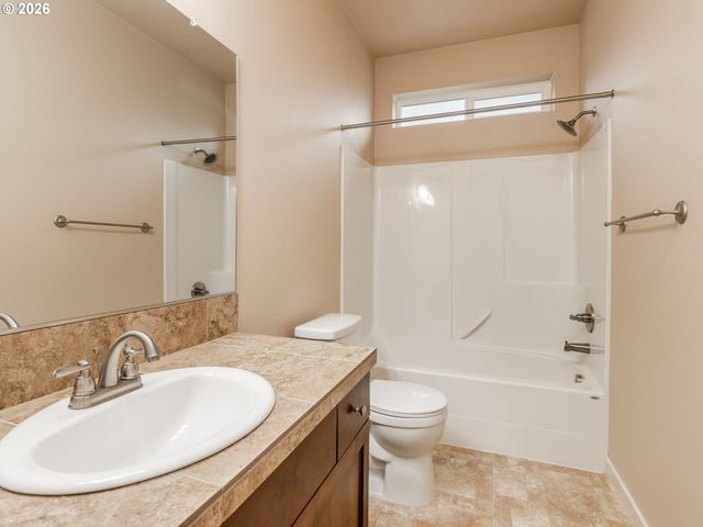 1933 WILLAMINA Ave, Forest Grove, OR 97116