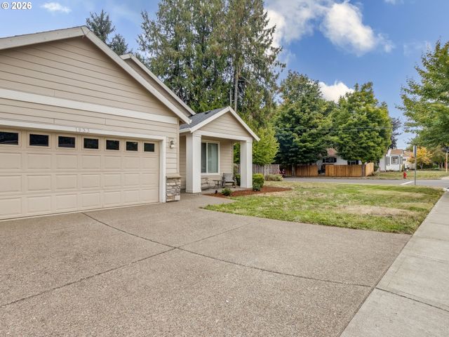 1933 WILLAMINA Ave, Forest Grove, OR 97116