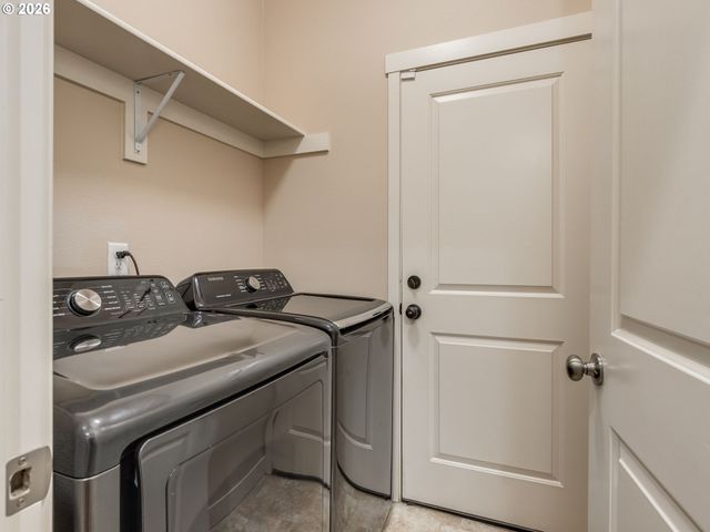 1933 WILLAMINA Ave, Forest Grove, OR 97116