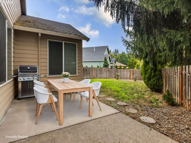 1933 WILLAMINA Ave, Forest Grove, OR 97116