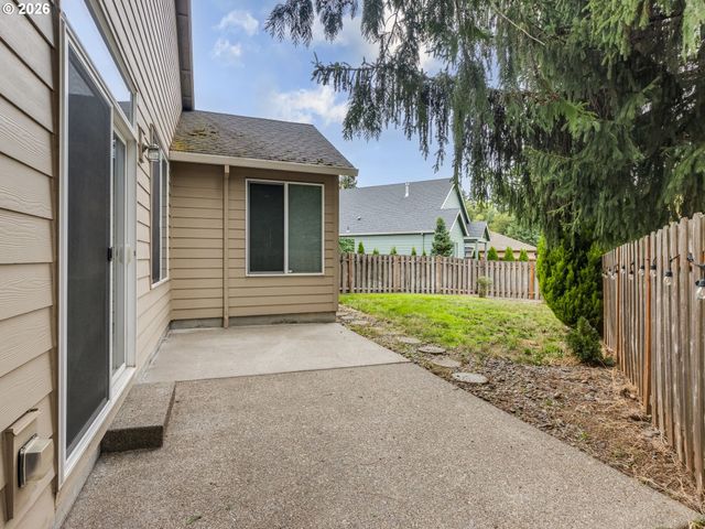 1933 WILLAMINA Ave, Forest Grove, OR 97116