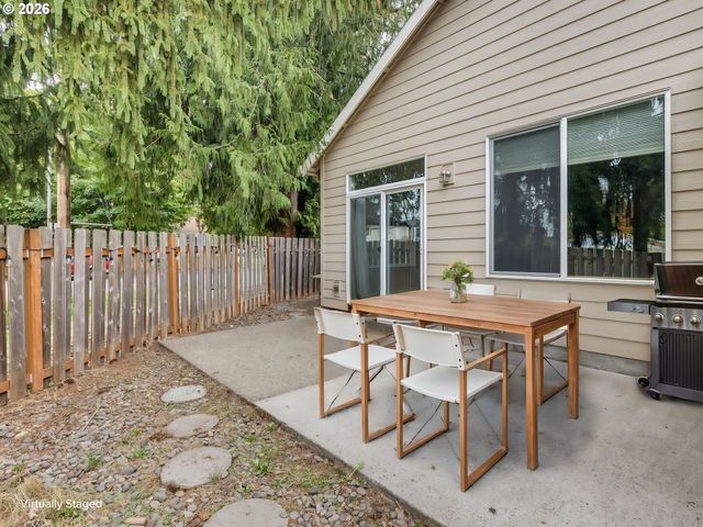 1933 WILLAMINA Ave, Forest Grove, OR 97116