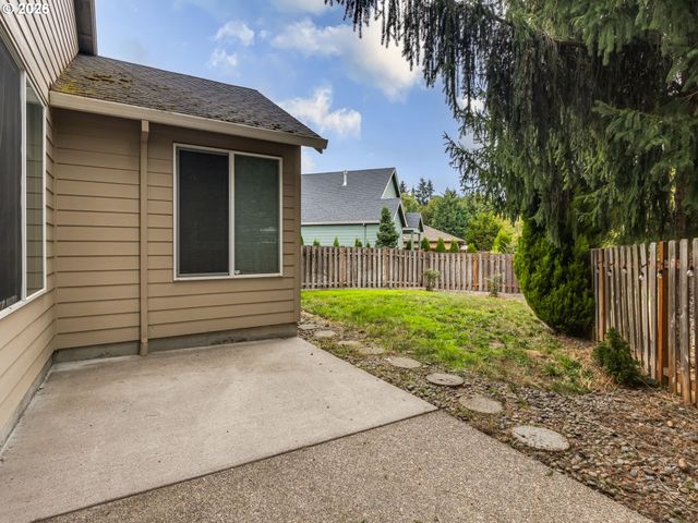 1933 WILLAMINA Ave, Forest Grove, OR 97116