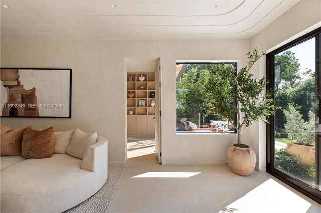 4430 Royal Palm Ave, Miami Beach, FL 33140