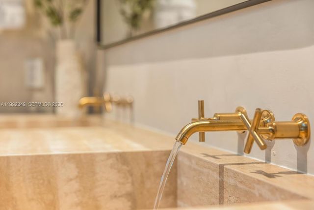 4430 Royal Palm Ave, Miami Beach, FL 33140